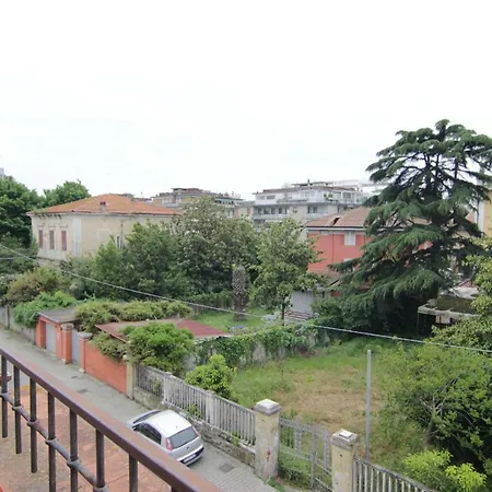 L'arrocco Bed & Breakfast Marina Di Carrara